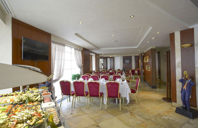 The Penthouse Suites Hotel - Foto 29