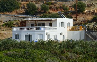 Foto 1 - Beautiful Spacious Villa, Large Plot, 600m of Sandy Beach, Near Makry Gialos, SE