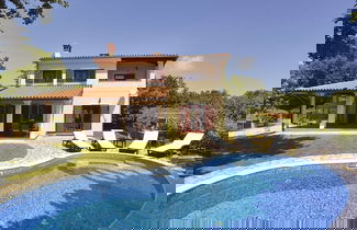 Foto 1 - Holiday Home in Medulin With Pool