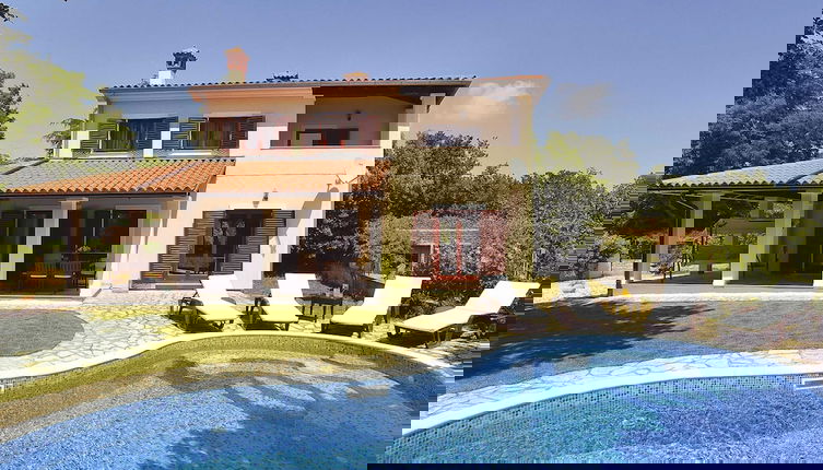 Foto 1 - Holiday Home in Medulin With Pool