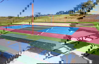 Foto 1 - Chateau Syrah by Avantstay Picturesque Estate w/ Pool, Hot Tub, Pool Table & Table Tennis New Pickleball Court + Basketball Hoop