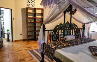 Photo 3 - 5-bedroom Villa - 3 Mins Walk To The Beach