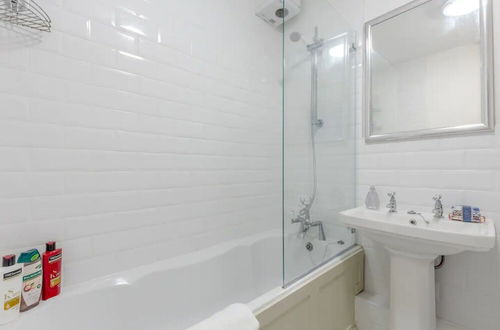 Foto 13 - Spacious 1 Bedroom Apartment in Bermondsey