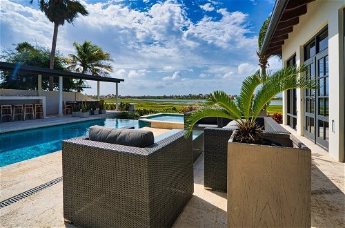 Photo 26 - Stunning Villa With Infinity Pool & Outdoor Kitchen! Across From Marriott