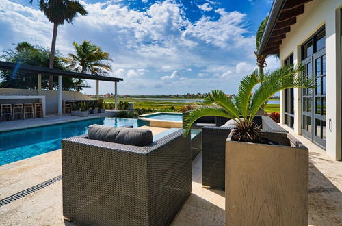 Foto 26 - Stunning Villa With Infinity Pool & Outdoor Kitchen! Across From Marriott