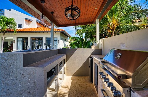 Photo 40 - Stunning Villa With Infinity Pool & Outdoor Kitchen! Across From Marriott
