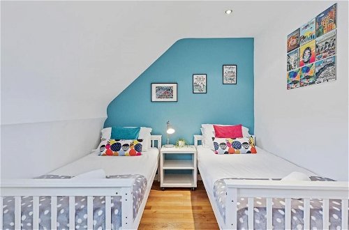 Foto 8 - Majestic Mews Apartment Super Central Sleeps 2 to 8 Guests Free Wifi