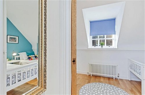 Photo 11 - Majestic Mews Apartment Super Central Sleeps 2 to 8 Guests Free Wifi
