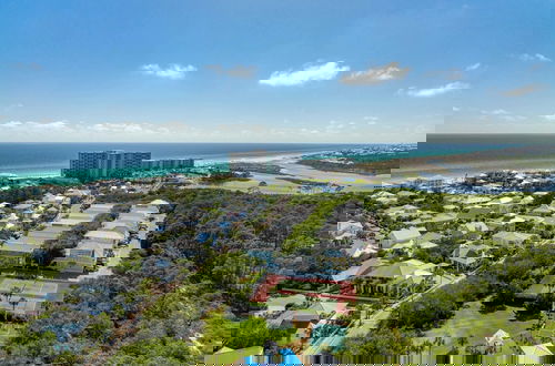 Foto 51 - Bellview by Avantstay Gorgeous Home w/ Multiple Balconies & Living Areas