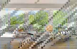 Foto 2 - Bellview by Avantstay Gorgeous Home w/ Multiple Balconies & Living Areas