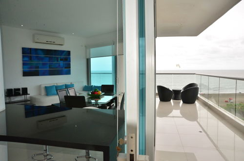 Photo 6 - Modern 3 Bedroom Apartment With Sea-beach View