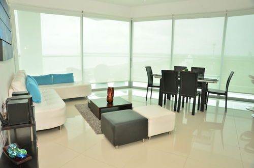 Photo 7 - Modern 3 Bedroom Apartment With Sea-beach View