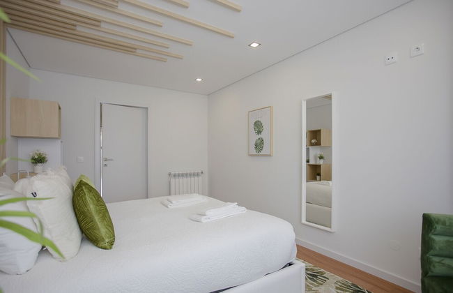 Liiiving -Luxury River View Apartment VI - Photo 13
