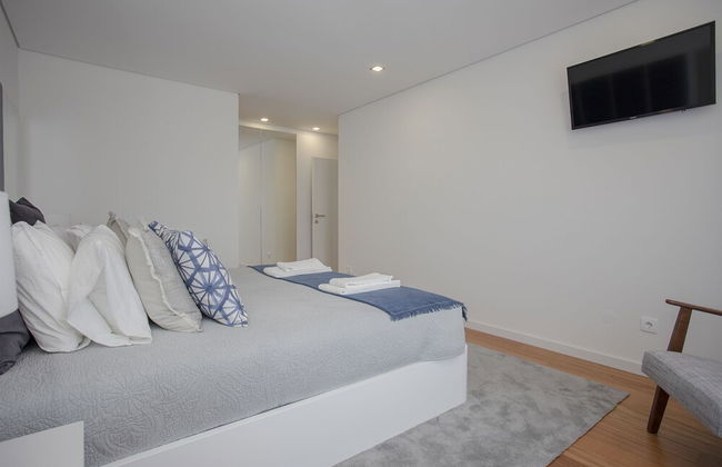 Liiiving -Luxury River View Apartment VI - Photo 3