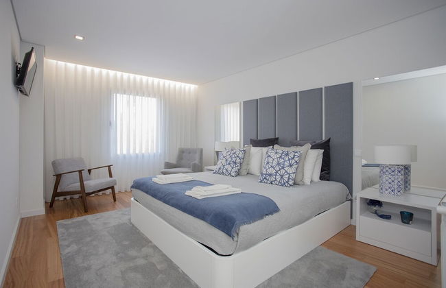 Liiiving -Luxury River View Apartment VI - Photo 2