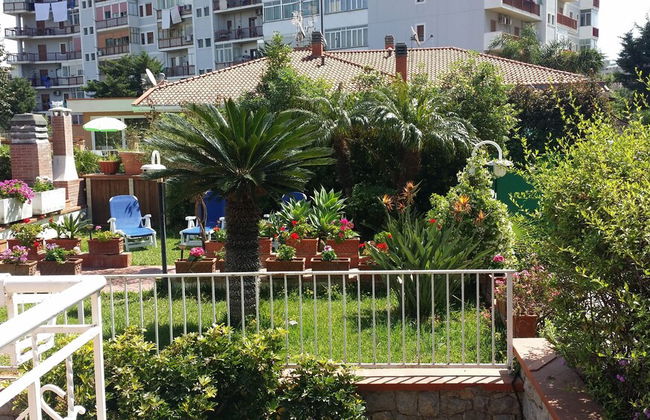 Villa in Palermo with swimming pool and garden - Photo 12