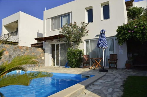Photo 18 - One Bedroom Villa With Private Seawater Pool! Just 150 Meters From the sea