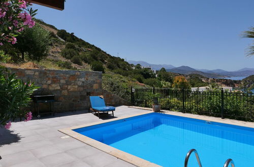 Foto 11 - One Bedroom Villa With Private Seawater Pool! Just 150 Meters From the sea