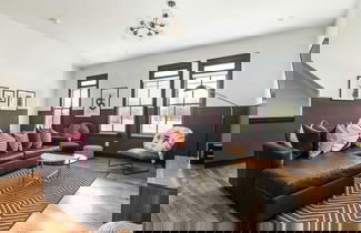 Foto 2 - Connie by Avantstay Sleek 4BR Condo in Heart of Nashville