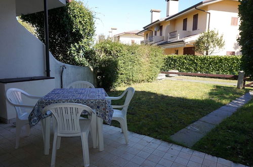 Foto 18 - Relax in our Charming Villa With Private Garden