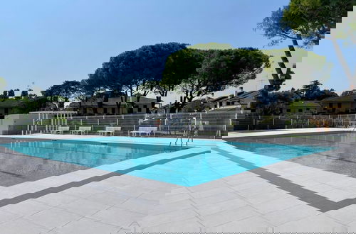 Foto 11 - Relax in a Villa With Private Garden