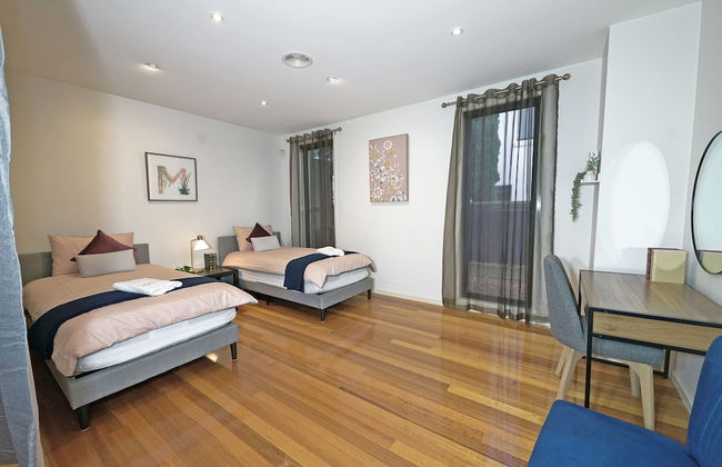 Luxury 7BRM Lakeside BigHouse Point Cook - Photo 5