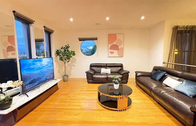 Luxury 7BRM Lakeside BigHouse Point Cook - Photo 33