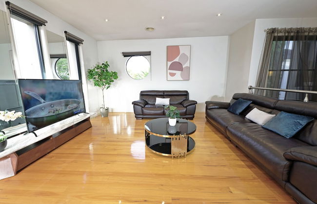 Luxury 7BRM Lakeside BigHouse Point Cook - Photo 28