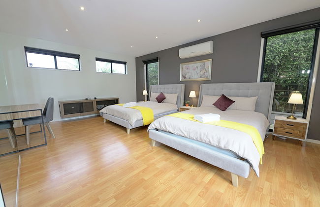 Luxury 7BRM Lakeside BigHouse Point Cook - Photo 9