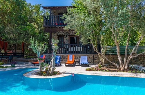 Foto 4 - Villa With Pool Surrounded by Nature in Fethiye