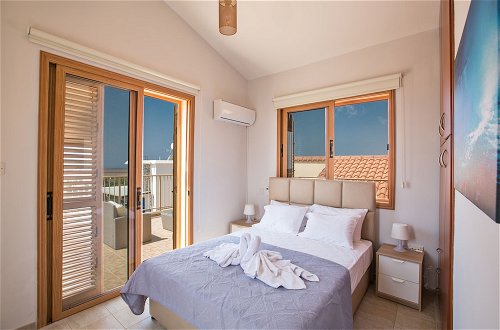 Foto 6 - 6 Bedroom Villa With Private Pool in the Area of Konnos