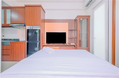 Foto 13 - Fancy And Nice Studio Apartment At Transpark Cibubur