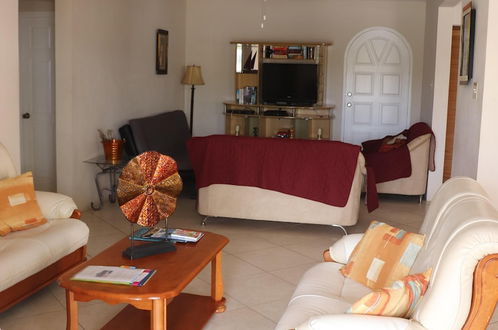 Photo 6 - Ginger Lily 2-bed Suite at Sungold House Barbados