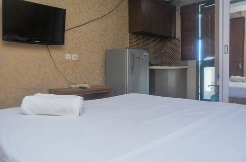 Photo 6 - Comfort Studio Room At Kebagusan City Apartment