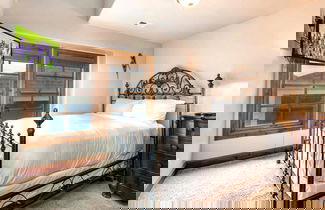 Photo 2 - Park Side 4 Bedrooms PPS-1418 by KBM