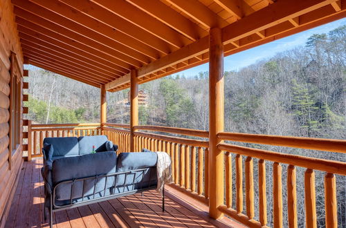 Photo 16 - Elm by Avantstay Mountain Side Cabin w/ Movie Theatre, Indoor Pool, Hot Tub & Views