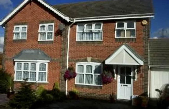 Lovely 3-bed House in Chafford Hundred - Foto 9