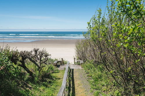 Photo 3 - Pacific House by Avantstay Bright Airy Home w/ Direct Access to Cannon Beach