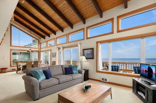 Photo 19 - Pacific House by Avantstay Bright Airy Home w/ Direct Access to Cannon Beach