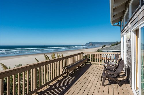 Photo 24 - Pacific House by Avantstay Bright Airy Home w/ Direct Access to Cannon Beach