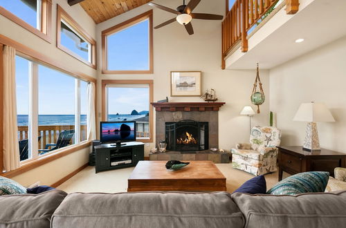 Foto 21 - Pacific House by Avantstay Bright Airy Home w/ Direct Access to Cannon Beach