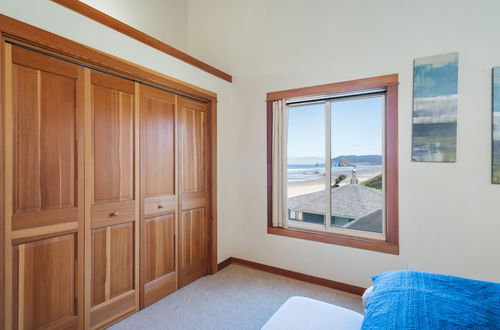 Foto 10 - Pacific House by Avantstay Bright Airy Home w/ Direct Access to Cannon Beach