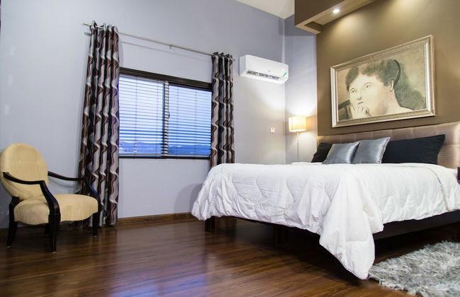 New Kingston Apartment at The Palms - Photo 28
