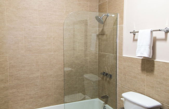 New Kingston Apartment at The Palms - Photo 25