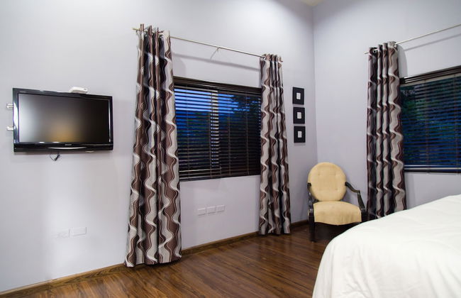 New Kingston Apartment at The Palms - Photo 10
