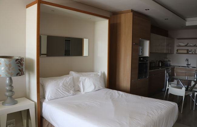 The Residences at Crystal Towers - Foto 42