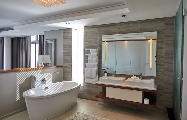 The Residences at Crystal Towers - Photo 44