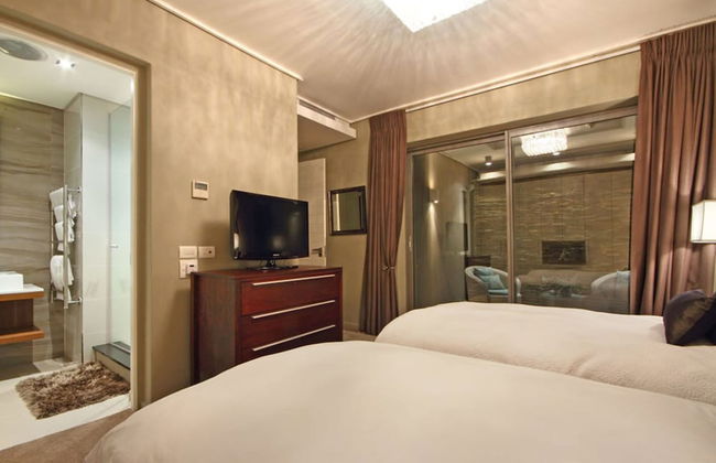 The Residences at Crystal Towers - Foto 50