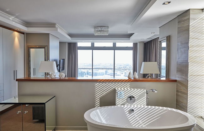 The Residences at Crystal Towers - Photo 43