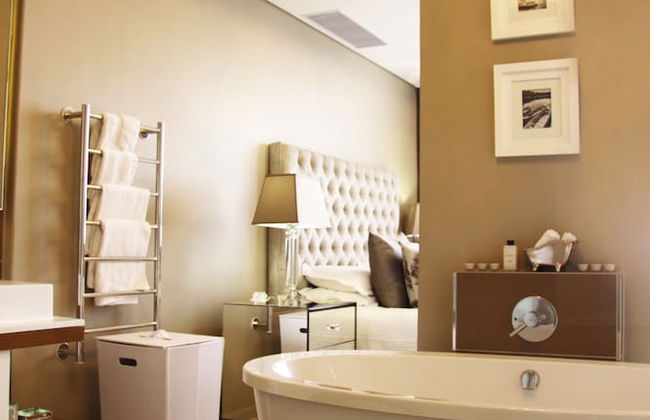 The Residences at Crystal Towers - Foto 17